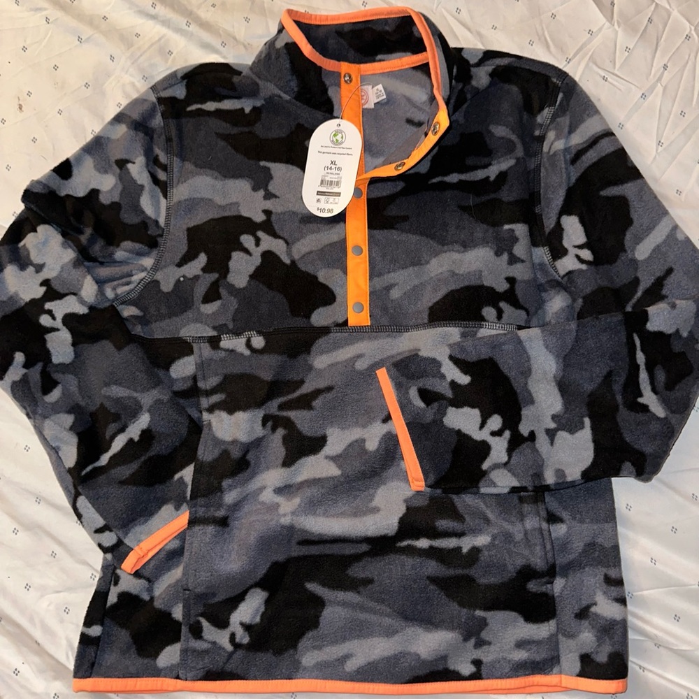 Camo fleece pull over